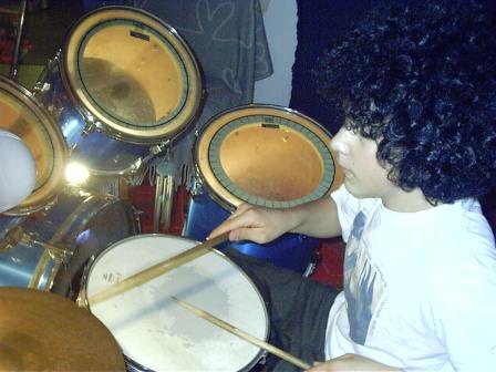 040515lukondrums.jpg